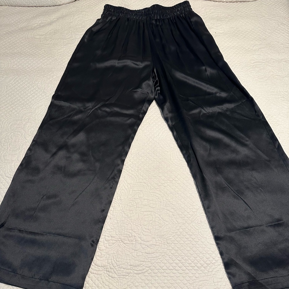 Reformation black pants. Silk.